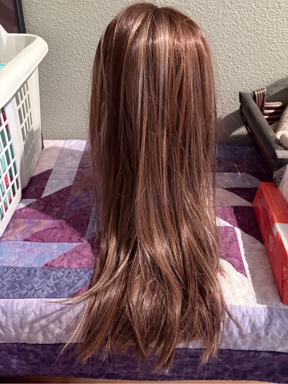 22” Women's Wig in Hazelnut Brown color blend. *Free Shipping* - Picture 10 of 15